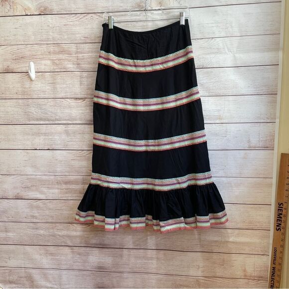 BAMBOO TRADERS TIERED MIDI SKIRT IN BLACK - Picture 5 of 6